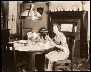 Elsie Janis